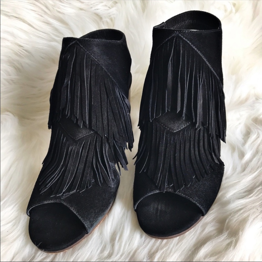 Sam Edelman Black Fringe Elaine Sandals